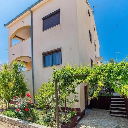 With A Parking Space Okrug Gornji, Ciovo - 14912 Daire